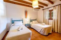 Postel nebo postele na pokoji v ubytování Villa between Pollensa old town and Port Pollensa by Renthousing