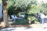 Vonkajšia záhrada v ubytovaní Villa Cavalluccio Marino con piscina idromassaggio