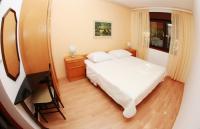 Posteľ alebo postele v izbe v ubytovaní Apartment in Trogir with Terrace, Air conditioning, Wi-Fi (4787-1)