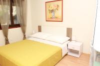 Posteľ alebo postele v izbe v ubytovaní Apartment in Trogir with Terrace, Air conditioning, Wi-Fi (4787-1)