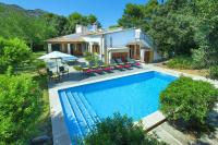 Bazén v ubytování Villa Pi Tort by Sealand Villas nebo v jeho okolí