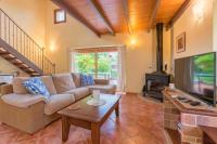 Telewizja i/lub zestaw kina domowego w obiekcie Villa Luisa by Sealand Villas
