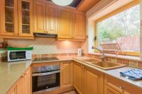 Kuchnia lub aneks kuchenny w obiekcie Villa Luisa by Sealand Villas