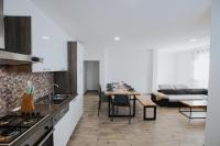 Kuchyňa alebo kuchynka v ubytovaní HOUSE MARIJA DRVENIK MALI