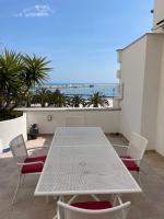 A general sea view or a sea view taken from the holiday home