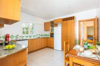 Kuchyň nebo kuchyňský kout v ubytování Villa Gabriel Son Parc by Villa Plus