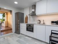 Kuchyňa alebo kuchynka v ubytovaní Señorío de aloha 2 bedroom within walking distance to Puerto Banus