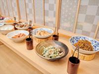 ホテルの敷地内または近くでの食事または食べ物