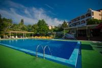 Bazén v ubytování Margarita Aparthotel nebo v jeho okolí