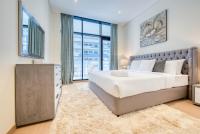 Postel nebo postele na pokoji v ubytování RH- Downtown Delight, spacious 01BR near Dubai Mall & Burj Khalifa, RP Heights