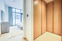 Postel nebo postele na pokoji v ubytování RH- Downtown Delight, spacious 01BR near Dubai Mall & Burj Khalifa, RP Heights