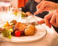 Φαγητό σε αυτό το ξενοδοχείο ή κάπου εκεί κοντά