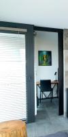 Telewizja i/lub zestaw kina domowego w obiekcie RS SUITES PRESTIGE Racławickie 10 "best view" HOME & SPA