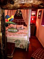 Postel nebo postele na pokoji v ubytování Rural house La Quinta de Maluromantic Hotel in Cuenca