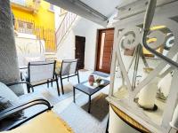 A seating area at Blue House Varenna