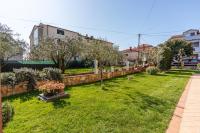 Vonkajšia záhrada v ubytovaní Apartments Franelić