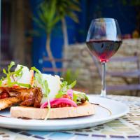 Jídlo v hotelu nebo okolí