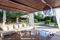 Vonkajšia záhrada v ubytovaní Can Cool By Eivillas