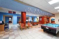 Biliardový stôl v ubytovaní Agrabella Hotel