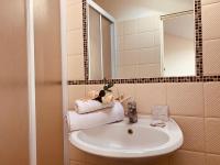 A bathroom at HOTEL LABRADOR