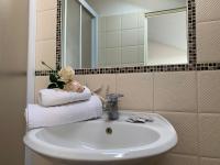 A bathroom at HOTEL LABRADOR