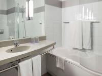 Hotel Novotel Sevilla, Севиля – Обновени цени 2022