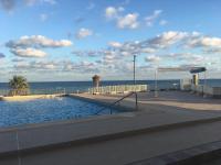 The swimming pool at or close to Apartament BAMBU N°2 przy plaży PIĘKNY WIDOK