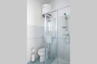 A bathroom at Villa Belvedere-Con piscina a Bardolino