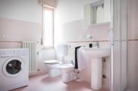 A bathroom at Villa Belvedere-Con piscina a Bardolino