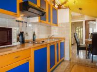 Kuchyň nebo kuchyňský kout v ubytování Apartment Blekic by Interhome