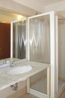 Kúpeľňa v ubytovaní Apartment Colombaro Nuovo-5 by Interhome