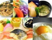 ホテルの敷地内または近くでの食事または食べ物