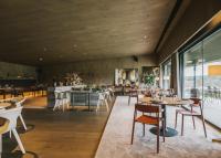 Reštaurácia alebo iné gastronomické zariadenie v ubytovaní Les Cabanes de l'Oller del Mas