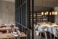Reštaurácia alebo iné gastronomické zariadenie v ubytovaní Les Cabanes de l'Oller del Mas