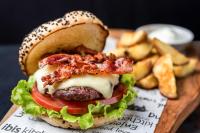 Jídlo v hotelu nebo okolí