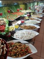 een buffet met veel borden eten bij Grand Nar Hotel ADULT ONLY - All Inclusive in Kemer
