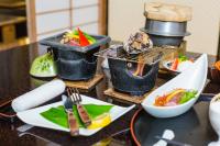 旅館の敷地内または近くでの食事または食べ物
