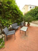 Vonkajšia záhrada v ubytovaní mondello sea view beach apartment