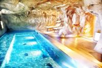 Bazén v ubytovaní Hotel Miramare & Spa alebo v jeho blízkosti