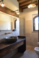 Łazienka w obiekcie Agriturismo Podere Il Sorbo