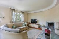 Telewizja i/lub zestaw kina domowego w obiekcie Luxury Garden House