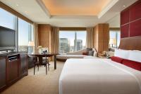 Shangri-La Tokyoにあるベッド