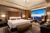 Shangri-La Tokyoにあるベッド