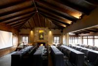Reštaurácia alebo iné gastronomické zariadenie v ubytovaní Art Mainalon Hotel