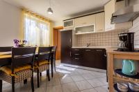 Kuchnia lub aneks kuchenny w obiekcie Apartment Magic Garden