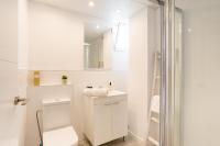 Kúpeľňa v ubytovaní Urbe10 Angel Ganivet 2 Bedrooms Apartment
