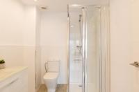 Kúpeľňa v ubytovaní Urbe10 Angel Ganivet 2 Bedrooms Apartment