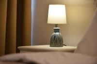 Posteľ alebo postele v izbe v ubytovaní Cozy Luxury Apartment in the Heart of Athens 8-2