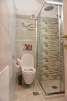 Kúpeľňa v ubytovaní Cozy Luxury Apartment in the Heart of Athens 8-2