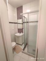 Kúpeľňa v ubytovaní Apartmani QUATTRO
